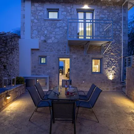 Margarita Villa *