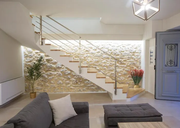 Margarita Villa *